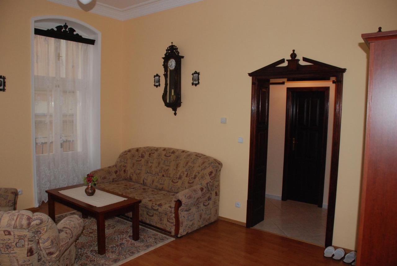 Napoleon Apartment