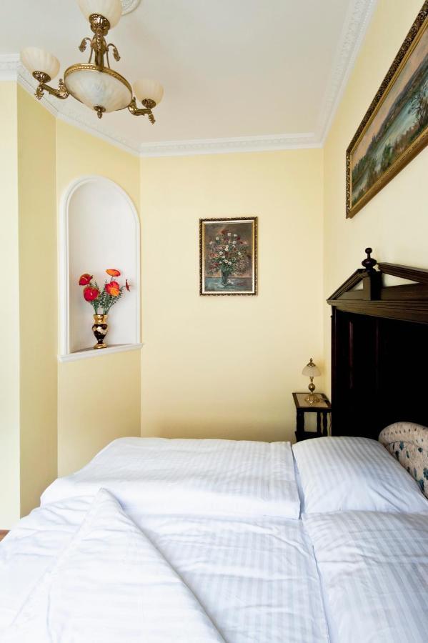 Napoleon Apartment