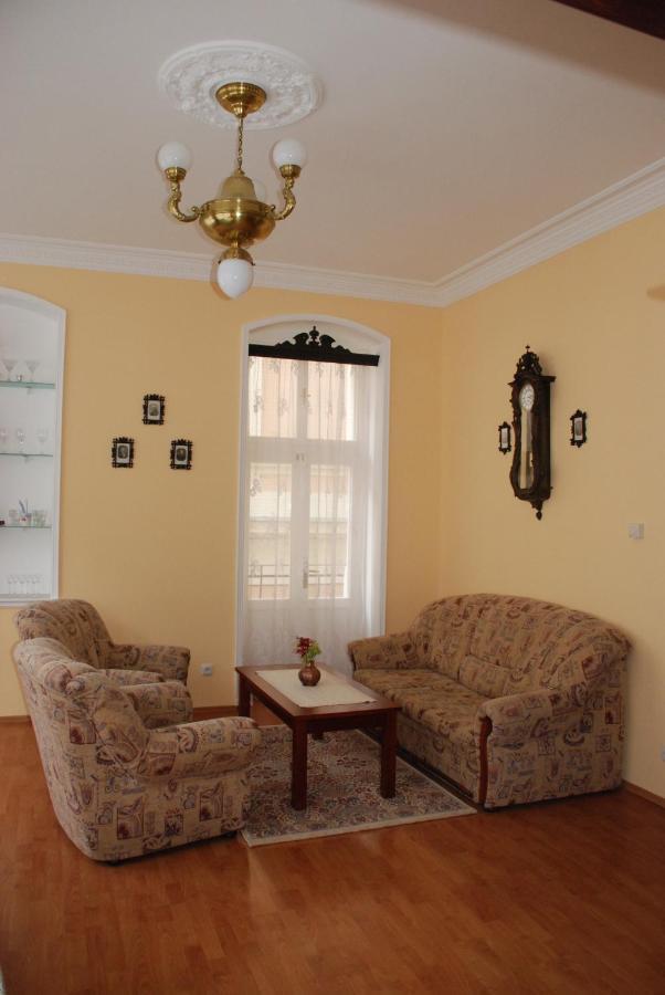 Napoleon Apartment *